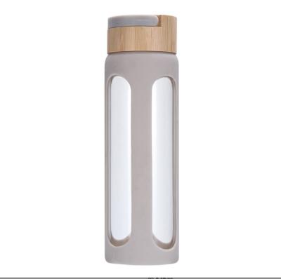 Personalised 550/750ml High Borosilicate Glass Water Bottle Custom Glass Drinking Bottle With Silicone Sleeve And Bamboo Lid Easy To Clean And Maintain