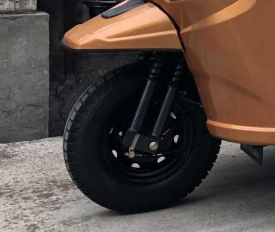Frein arrière hydraulique Taille standard Tricycle à cabine de chargement motorisé pour le mode de refroidissement