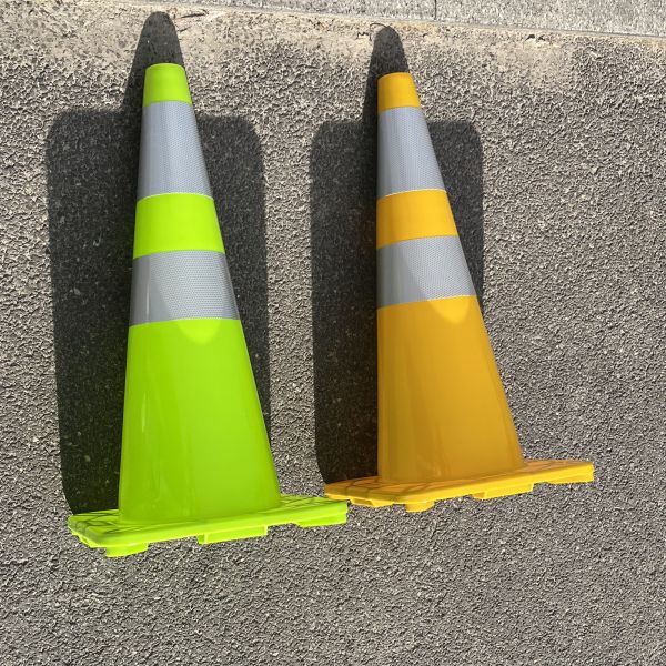 PVC 28inch 1.8kg 70cm Green Yellow Safety Barrier Cones For Traffic Control 700mm Road Safety Barrier