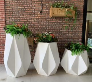 Customizable Large Fiberglass Planter Pots For Indoor Outdoor Spaces