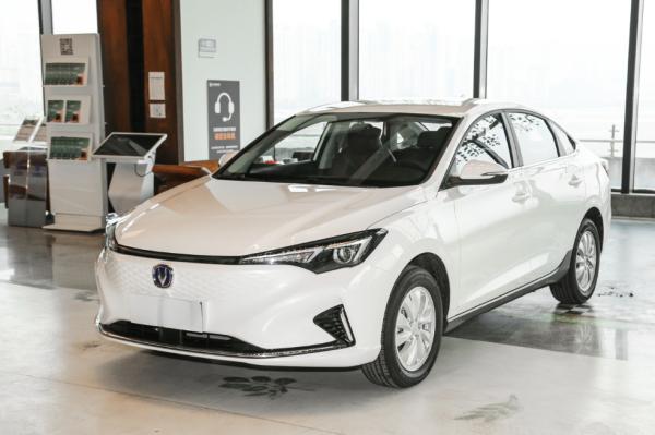 Eado EV460 Changan Car Compact Sedan EV 5 Doors 5 Seats