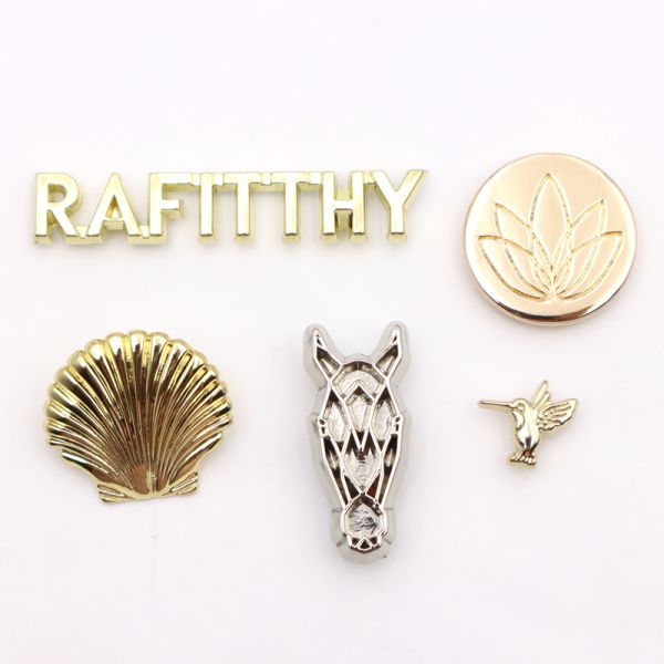 Zinc Alloy Accessories Personalized Metal Horse head logo rivet for Riding suit