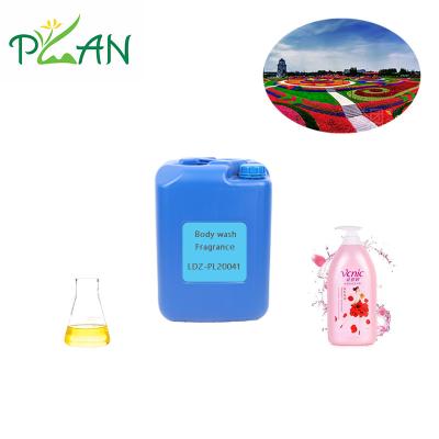 Huile liquide de fleurs en vrac incolore avec parfum de fleurs pour le lavage corporel