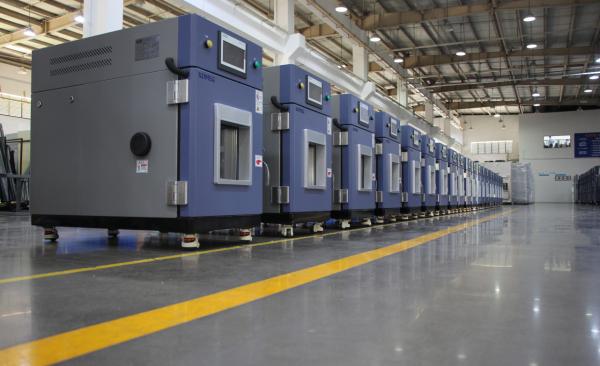 Desktop Temperature And Humidity Test Chamber For Automotive Parts LED Optoelectronics And Semiconductors