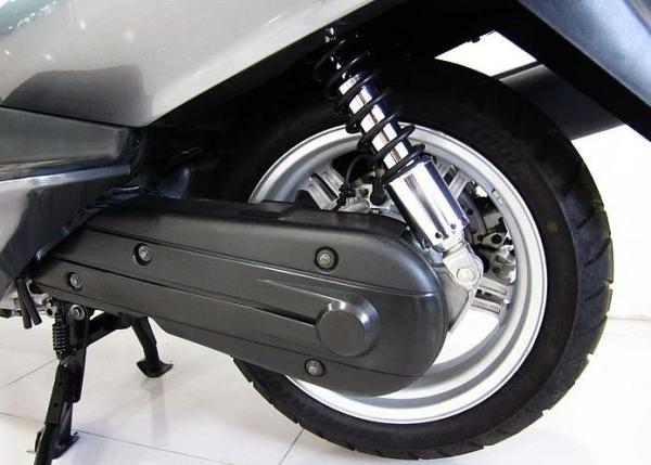 trotinette com paralela, motocicleta elétrica DOHC de Suzuki 650cc do trotinette de dois cilindros