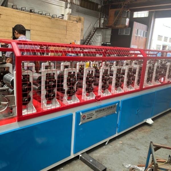 Glavanizedの機械0.8-1.5mmをCeillingシステムのための形作る鋼鉄乾式壁Cのプロフィール ロール100mm 150mm