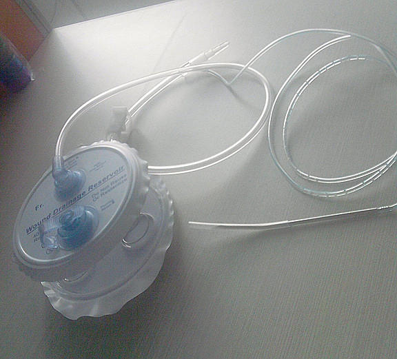 Оборудование для оказания первой помощи Поставки трех пружинных медицинских дренажных устройств