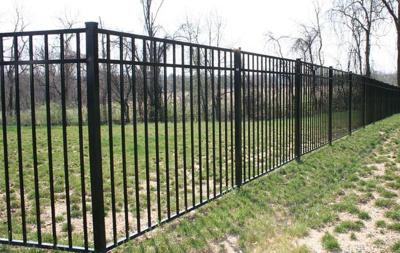 Q195 Q235 Steel Tubular Metal Fence Powder Coated Tubular Security Fencing