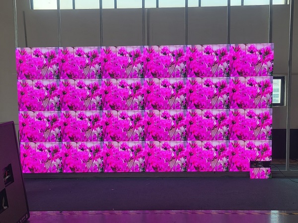 Внутренний P0.9 600x337.5mm Алюминиевый шкаф Плохое светодиодное панель для HD TV студии