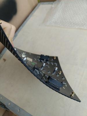 Pixel conduzido flexível interno da exposição P4 62500/M2 da densidade para a lâmpada preta da cor completa 2121 de SMD