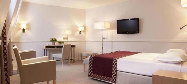 Johannesburg furniture supplier for Hotel guestroom furniture set by leather bed with writing desk table and wardrobe