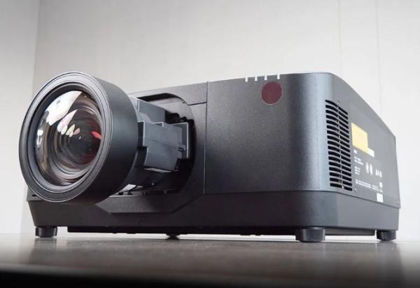 20000ルメン 4Kレーザー 3LCDプロジェクター 高画質デジタル映画3D 組み込み3D ビジネス・教育用ホログラムプロジェクター