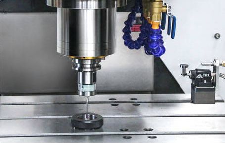 High Precision VMC850 Vertical Machining Center 5T Weight BT40 Spindle Taper