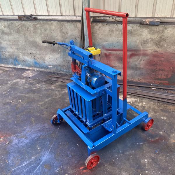 Good Hollow Block Making Machine for Concrete Clay Voltage 380V Weight KG 200 kg