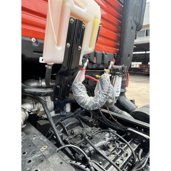 Used HOWO dump truck, front four and rear eight wheels