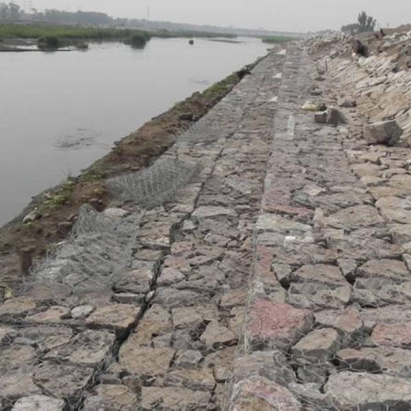 ширина 0.3m гальванизировала сплетенные корзины Gabion