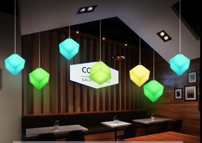 O estilo contemporâneo conduziu o cubo claro para o restaurante/luz conduzida colorida da noite do cubo