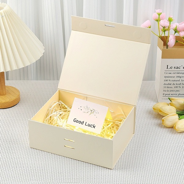 Collapsible Rigid Gift Box With Magnetic Closure And Satin Ribbon