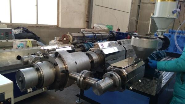 PE Plastic Cool and Hot Water Pipe Extrusion Line / Three Color PE Plastic Pipe Production Line