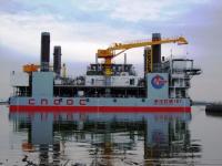 Cylindre hydraulique à longue course pour barge à remorque