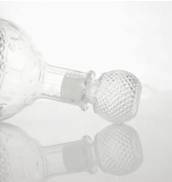 Colarinho de vidro Logotipo personalizado Decanter de uísque de 750 ml Para Decanter de Liquor de luxo esculpido