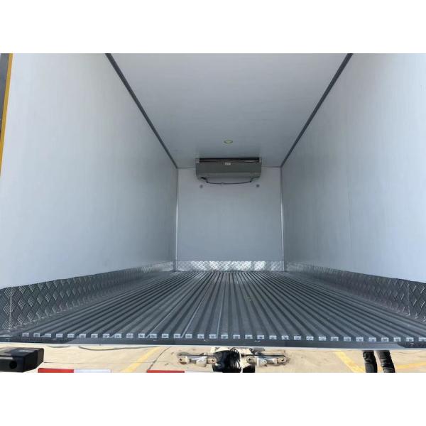 8-10 Ton Capacity JAC S9 Refrigerated Truck With 5.2m Refrigerated Box