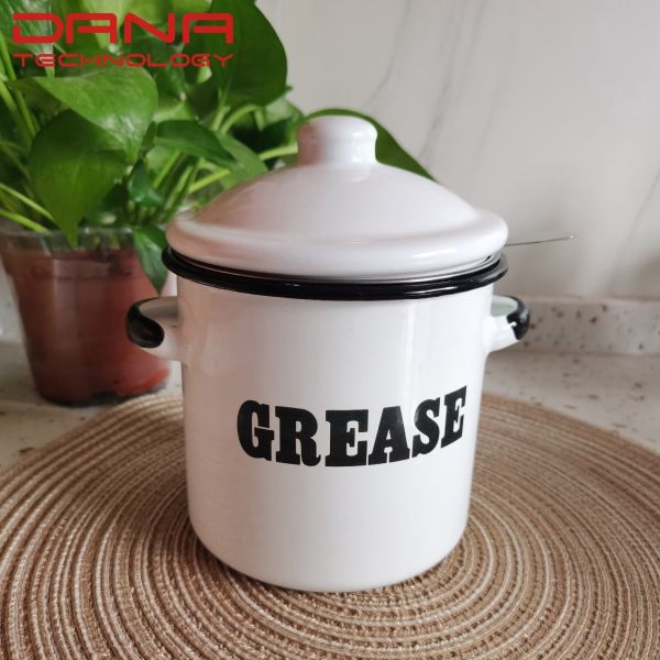 Daily Classical 1.5L Enamel Container Featuring Fine Mesh Strainer Designed for Bacon Grease Filtering