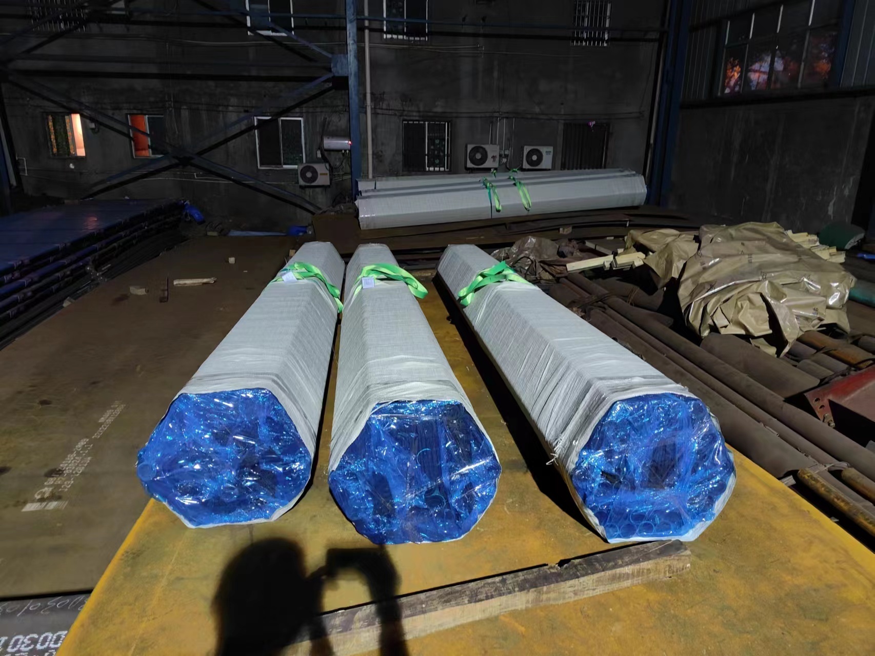 API 5L Gr B Carbon Steel Pipe 10 Inch SCH40 With Beveled Ends 30 Degree For Field Welding Ready