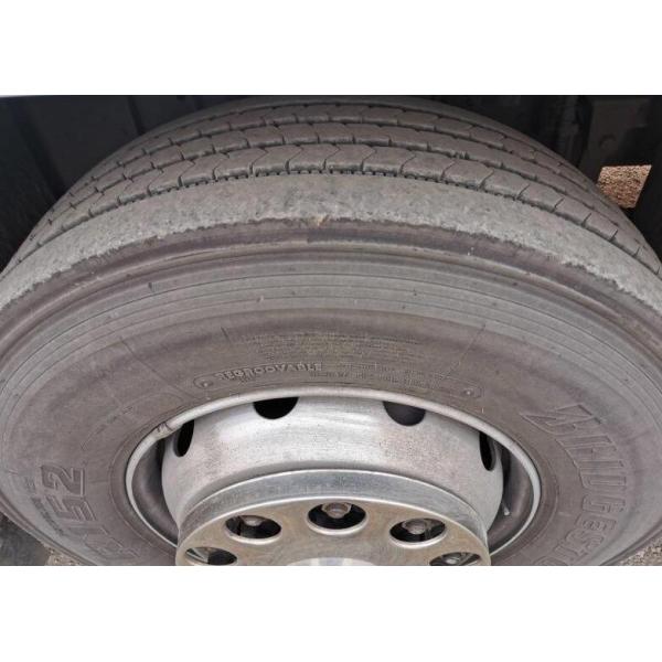 Ônibus de turista diesel Yutong da segunda mão de porta dobro ZK6120 com 51 assentos