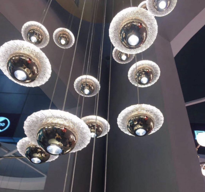 Decoración creativa de platillo volante, lámpara colgante LED para dormitorio, mesita de noche, moderna, dorada, para comedor, bar, luz colgante LED