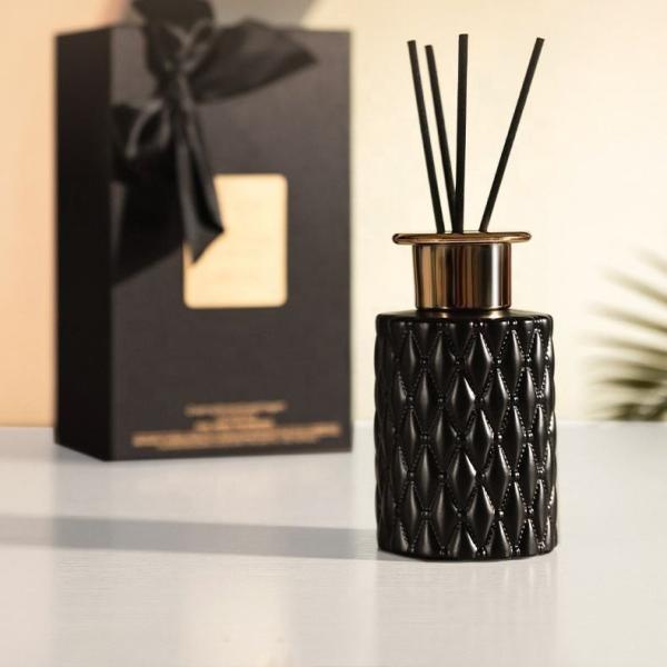 Luxury Empty Round Matte Black Diffuser Bottles With Golden Cap And Sticks