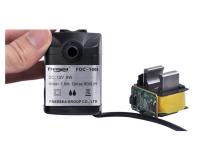 Bomba de água preta da C.C. 12V mini com ou sem o adaptador para a água fresca