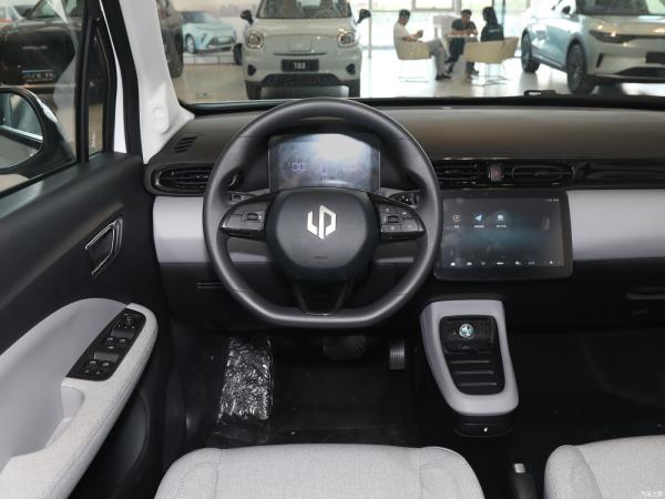 LEAPMOTOR T3 200 5-door Electric Car with 4 Seats and Hybrid Technology Integration