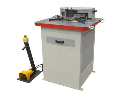 Adjustable Angle Hydraulic Corner Notching Machine For Aluminium Cutting