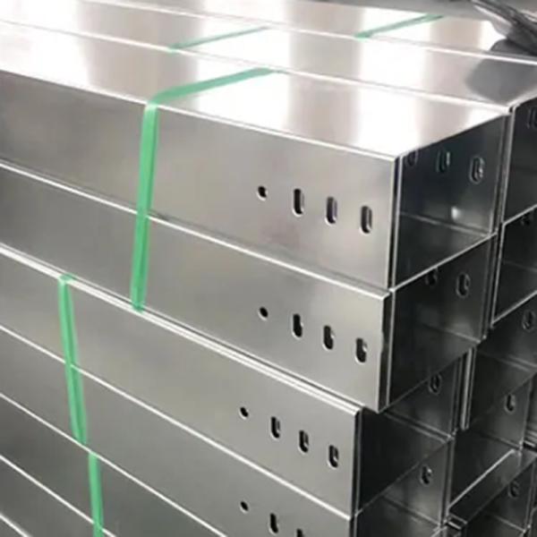 500kg Load Capacity Solid Cable Tray For Wall Mount Installation And Weather Resistance In Demanding Environments