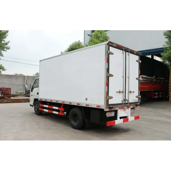 HOWO JMC 3 Ton 5 Ton Refrigerated Cargo Van , Refrigerator Transport Cargo Truck