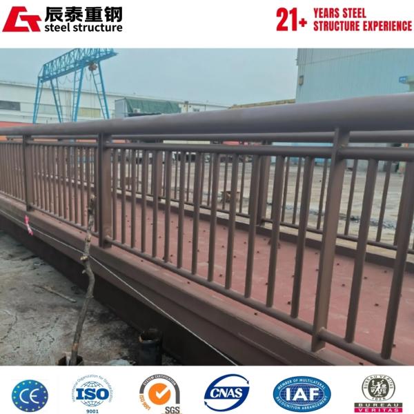 Pont en treillis métallique sur mesure, portée de 50 m, supports de piles à haute flexibilité