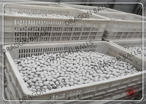Al2O3 92% High Alumina Ceramic Grinding Balls For Mining , Long Life Time