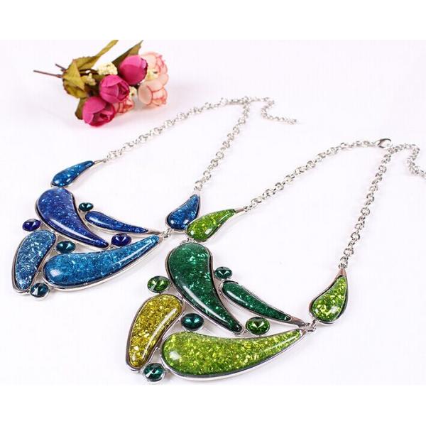 European retro-grade resin glitter sprinkled with diamond necklace with earrings