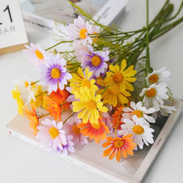 Simulated flower chamomile decoration, fake flower mall living room decoration, flower bouquet, plastic dried flower table decoration, small daisy