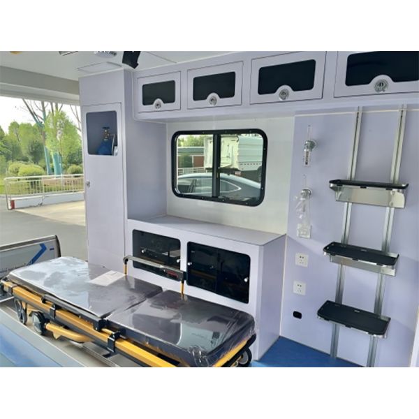 Ambulance Transfer Vehicle Medical Van Isolation Patient Transport Ambulance Vehicle with Basic Devices