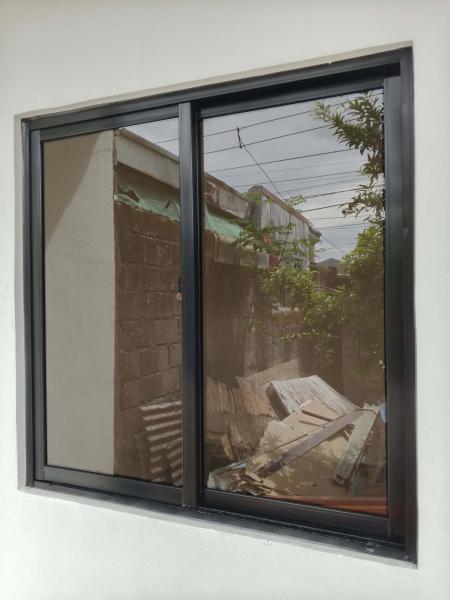Ventana y puerta corredera de aluminio ODM para cocina, vidrio templado negro