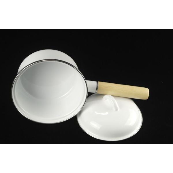 1650ml Red Nonstick Enameled Cast Iron Saucepan Eco Friendly For Soup Milk Heating