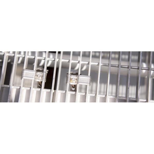 Гальванизированная поверхность нержавеющей стали крепежной детали зажимов дж/м стальная гратинг