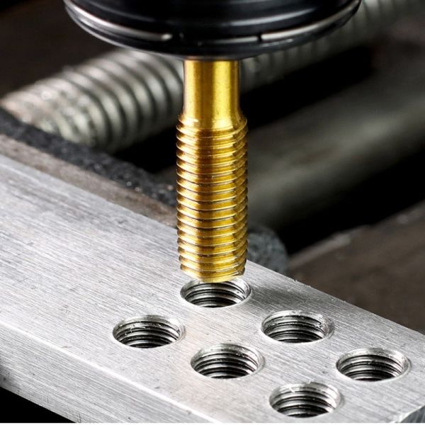 TiN Coated Hss Threading Taps M35 DIN 371 Machine Tap M8