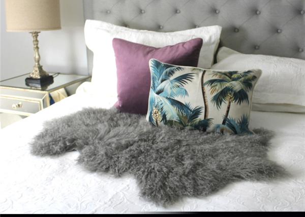 Fourrure grise d'agneau de mongolian des couvertures 100% de peau de mouton de chambre à coucher de peau de peau avec de longs cheveux