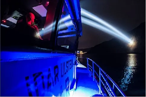 LED Spot Search Light 200W 300W IP66 Anti-corrosion en acier imperméable à l'eau 1000m 3000m Navires de mer Navires de mer Navires de recherche et de sauvetage à distance