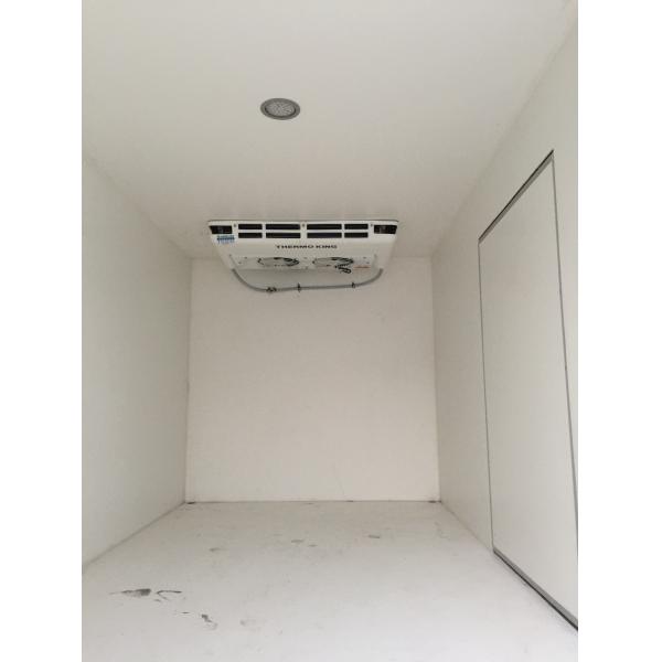 HOWO small FPR refrigerated box trucks 4X2 for fresh food transport