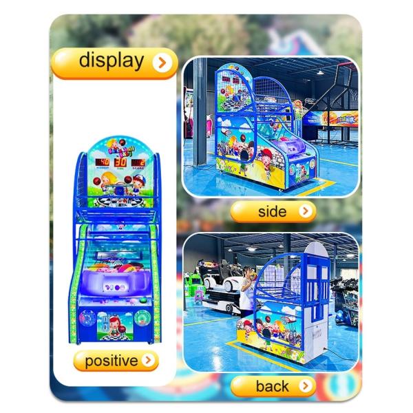 Дети машины баскетбола детей паркуют игру спорта занятности эксплуатируемую монеткой