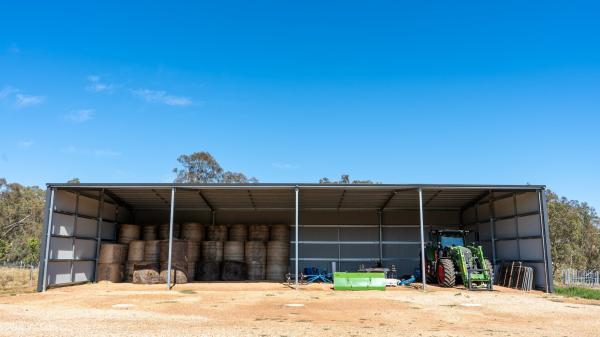 Prefab Steel Structure Building for Hay Storage - Clear Span Framing